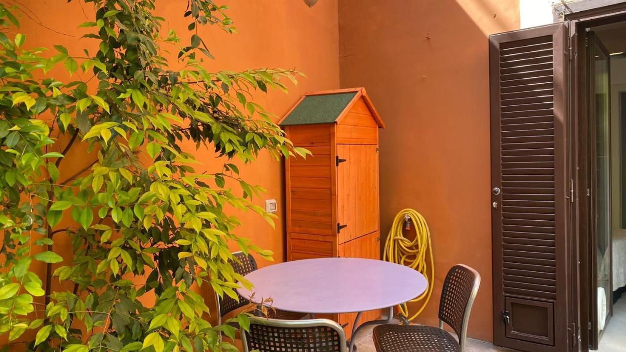 Rione Monti Studio Apt With Private Garden Рим Экстерьер фото