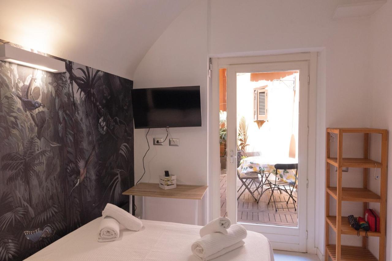 Rione Monti Studio Apt With Private Garden Рим Экстерьер фото