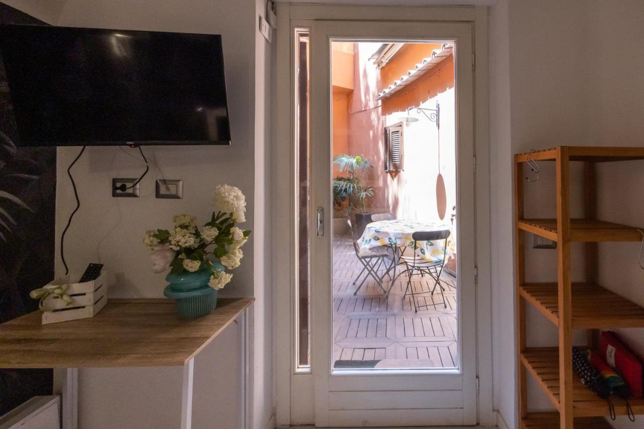 Rione Monti Studio Apt With Private Garden Рим Экстерьер фото